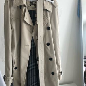 Men’s Burberry XL(size 56) trench coat